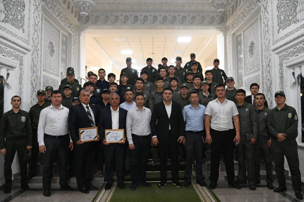 Telefoningizda BDSM videolarini tomosha qiling