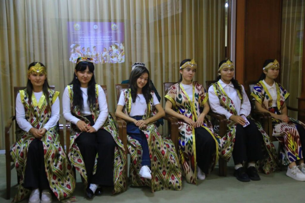 Kirish agentidagi porno Jinsiy oyin-kulgi